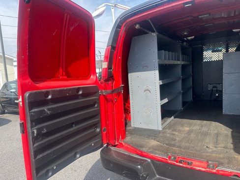 Used 2015 Chevrolet Express 2500 RWD image 25