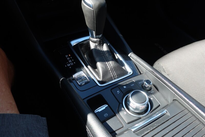Used 2018 MAZDA MAZDA3 Sport FWD image 19