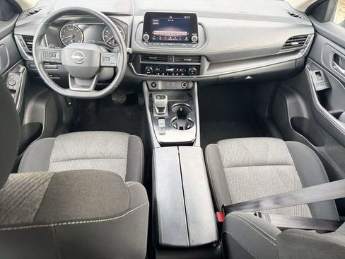 Used 2025 Nissan Rogue SV image 19