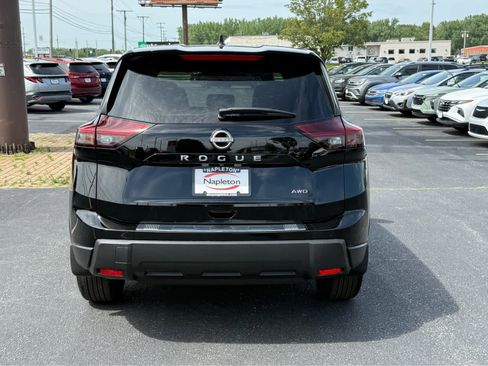 Used 2026 Nissan Rogue SV AWD/4WD image 6