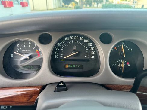 Used 2002 Buick Le Sabre Custom w/ Luxury Pkg FWD image 10