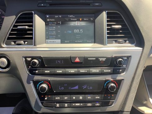 Used 2017 Hyundai Sonata Limited FWD image 22