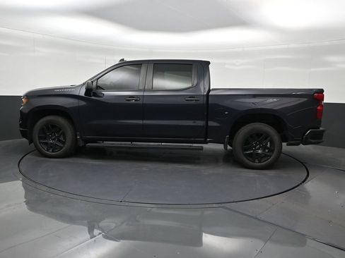 Used 2023 Chevrolet Silverado 1500 Custom RWD image 2