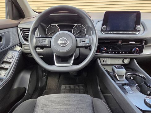 Used 2022 Nissan Rogue SV image 19