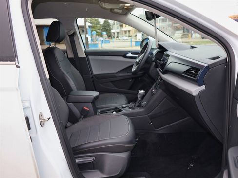 Certified 2022 Volkswagen Taos SE w/ Driver Assistance Package image 24