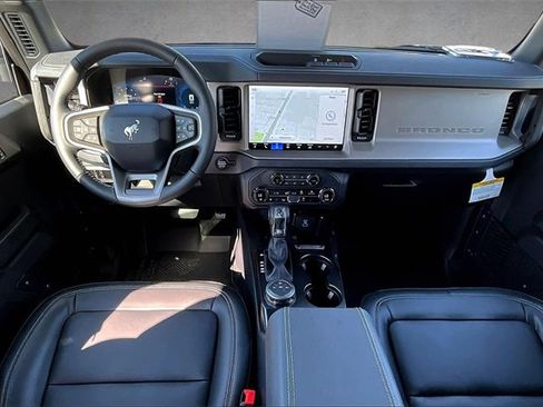 New 2025 Ford Bronco Outer Banks image 5