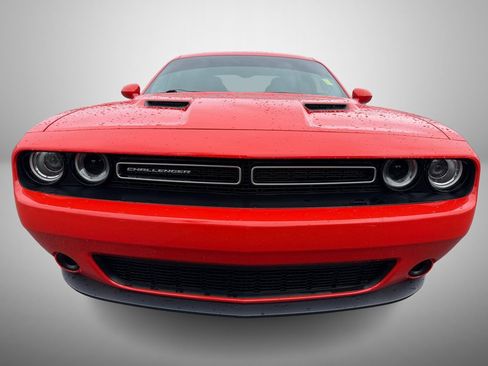 Used 2020 Dodge Challenger SXT image 4