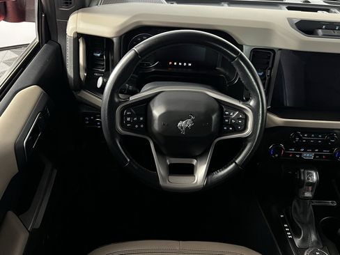 Used 2023 Ford Bronco Wildtrak image 15