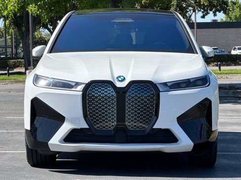 Used 2024 BMW iX xDrive50 w/ Sport Package AWD/4WD image 10