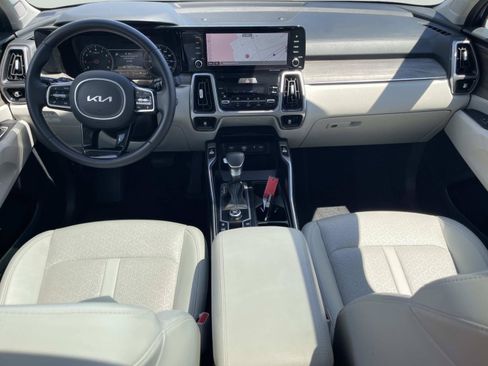 Used 2023 Kia Sorento EX w/ Panoramic Sunroof Package FWD image 14