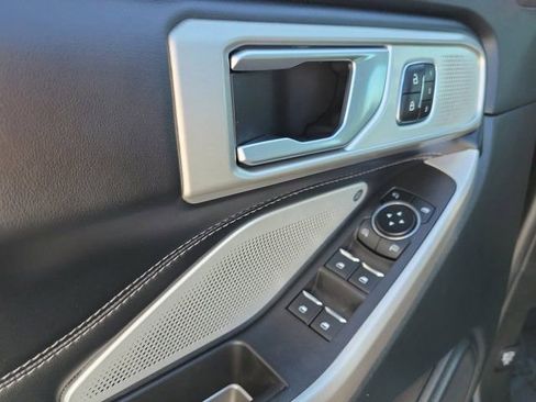 Certified 2023 Ford Explorer Limited w/ Limited Technology Package image 25