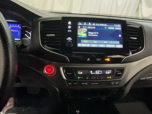 Certified 2025 Honda Passport EX-L image 36