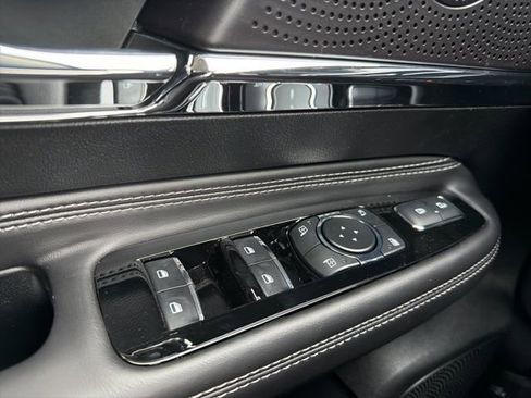 New 2026 Lincoln Corsair Premiere image 17