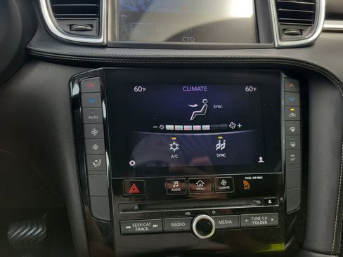 Certified 2019 INFINITI QX50 Luxe w/ Navigation Package image 25