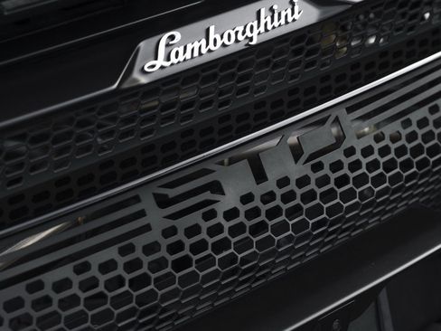 Used 2022 Lamborghini Huracan STO image 71