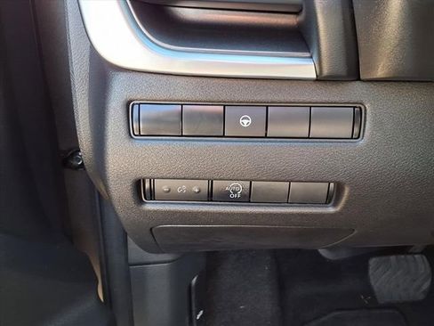 Used 2023 Nissan Rogue SV image 23