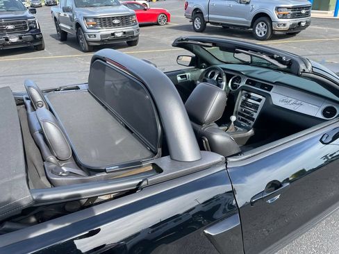 Used 2011 Ford Mustang Shelby GT500 RWD image 36