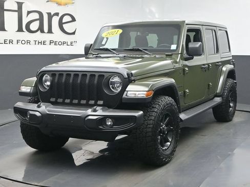 Used 2021 Jeep Wrangler Unlimited Sahara w/ Uconnect 4C Nav & Sound Group AWD/4WD image 34