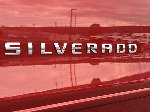Used 2018 Chevrolet Silverado 1500 LT w/ All Star Edition AWD/4WD image 27
