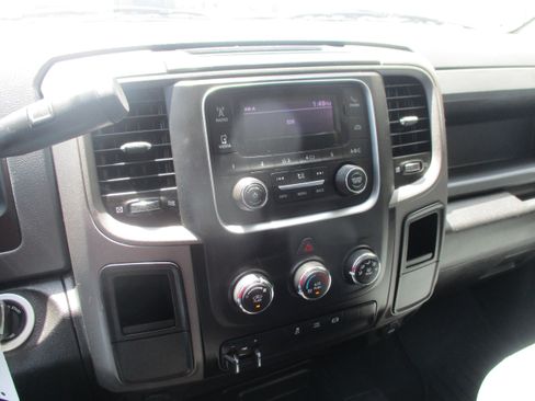 Used 2018 RAM 2500 Tradesman w/ Chrome Appearance Group AWD/4WD image 16