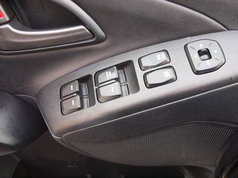 Used 2015 Hyundai Tucson Limited w/ Option Group 03 AWD/4WD image 8