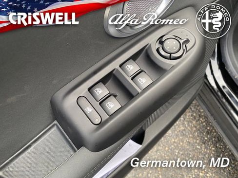 New 2024 Alfa Romeo Tonale Veloce image 17