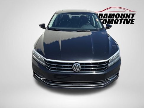 Used 2018 Volkswagen Passat 2.0T SE FWD image 2