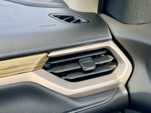 Used 2019 GMC Acadia Denali image 48