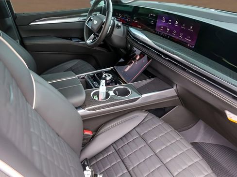 Certified 2025 Cadillac Escalade V w/ LPO, Floor Liner Package AWD/4WD image 31