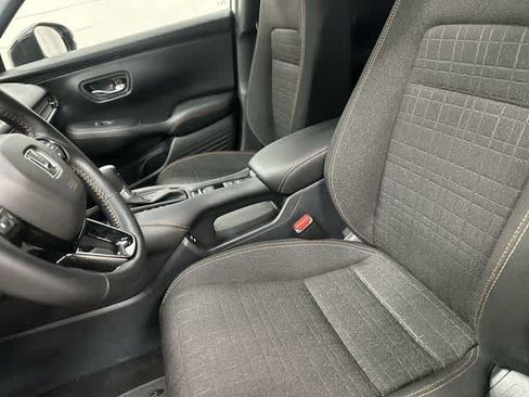 Used 2025 Honda HR-V Sport image 10