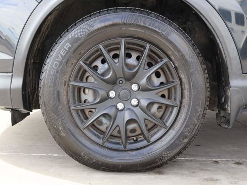 Used 2017 Nissan Rogue Sport S image 6