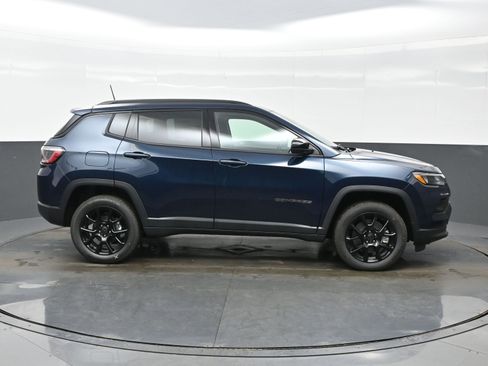 New 2026 Jeep Compass Latitude AWD/4WD image 7