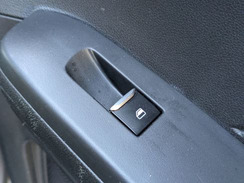 Used 2022 Ford Escape SE w/ Cold Weather Package image 31