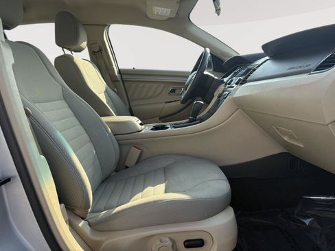 Used 2018 Ford Taurus SE FWD image 10
