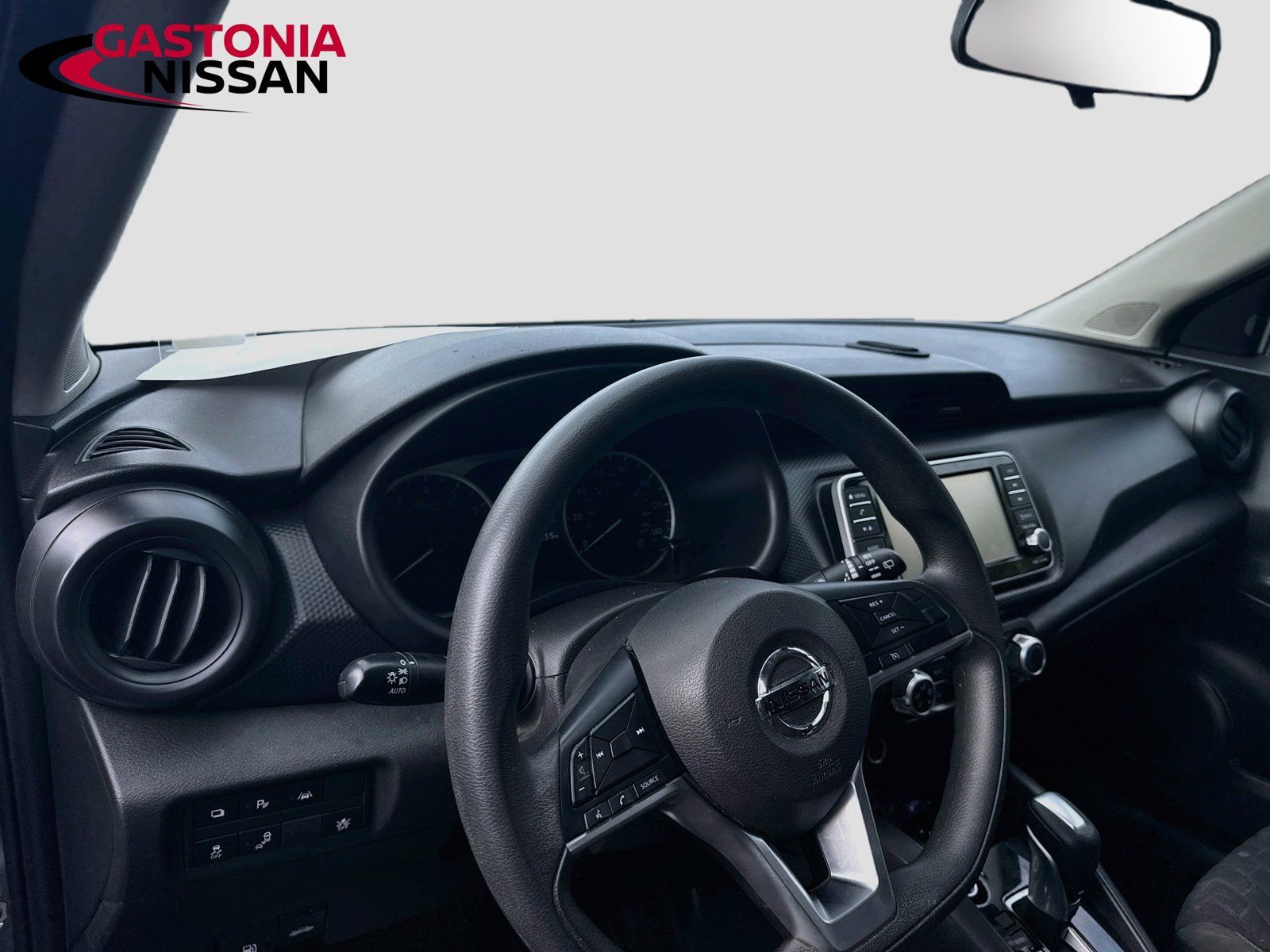 Used 2021 Nissan Kicks S FWD image 10