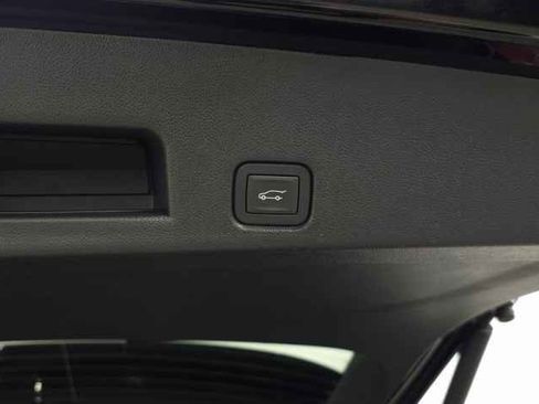 Used 2024 GMC Acadia Denali w/ Super Cruise Package image 11