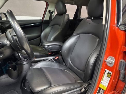 Used 2019 MINI Cooper S w/ Premium Package image 14