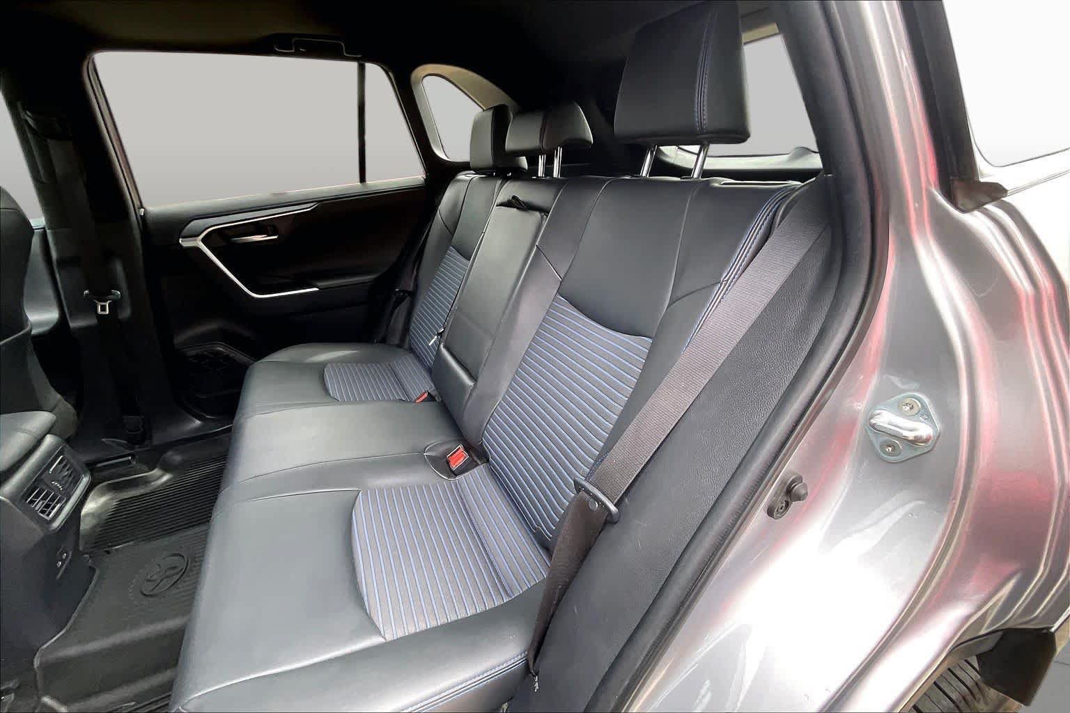 Used 2025 Toyota RAV4 XSE AWD/4WD image 20