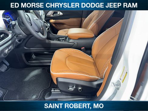 New 2026 Chrysler Pacifica Pinnacle FWD image 29