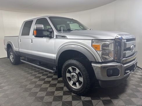Used 2011 Ford F250 Lariat w/ Chrome Pkg image 1