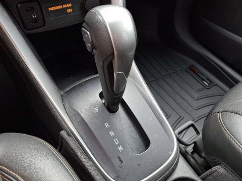 Used 2020 Chevrolet Trax LT w/ LT Convenience Package AWD/4WD image 16