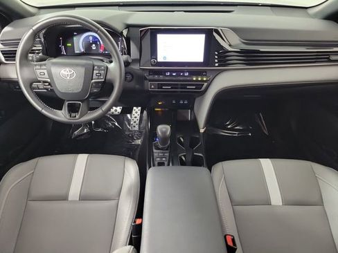 Used 2025 Toyota Camry SE FWD image 16