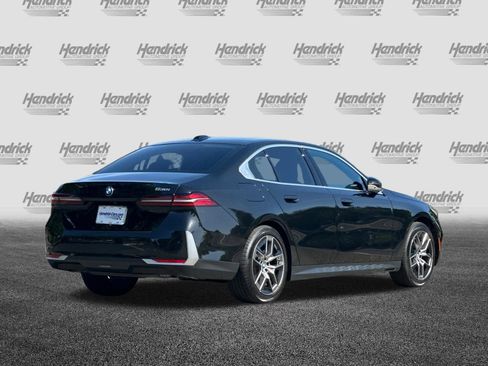 Used 2026 BMW 530i w/ Premium Package RWD image 5