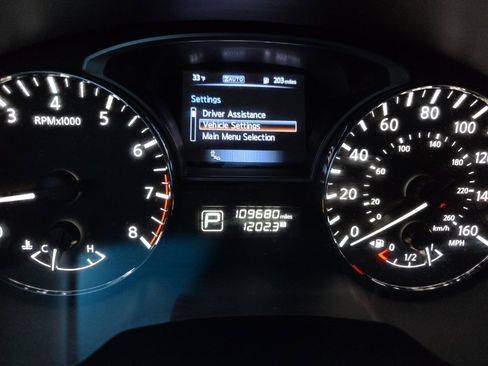 Used 2015 Nissan Pathfinder Platinum image 14