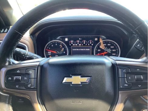 Used 2019 Chevrolet Silverado 1500 High Country w/ Technology Package AWD/4WD image 17