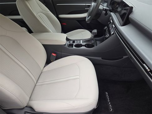 Used 2025 Hyundai Sonata SE image 10