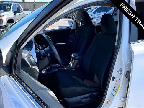 Used 2018 Toyota RAV4 LE AWD/4WD image 21