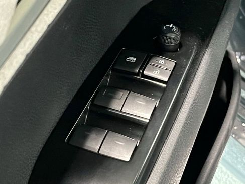 Used 2026 Toyota Camry XLE FWD image 36