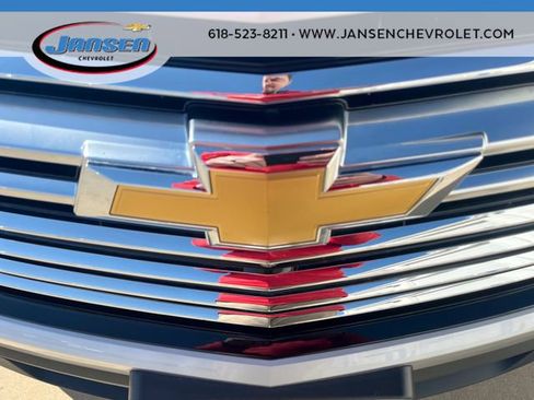 Used 2022 Chevrolet Traverse Premier FWD image 31