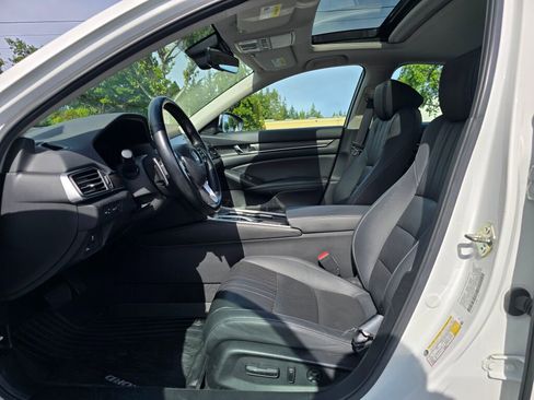 Used 2021 Honda Accord Touring image 3